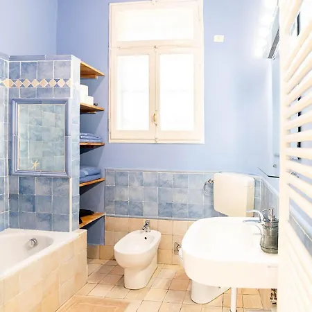 Daire Casa Elegante Nel Cuore Di Con Terrazza