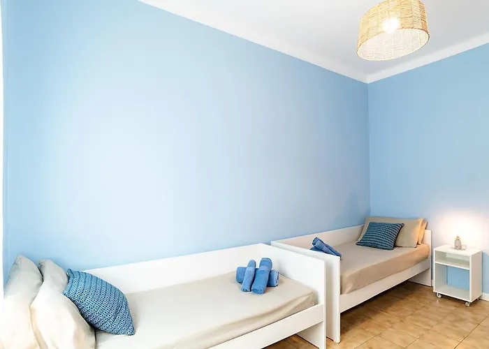 Casa Elegante Nel Cuore Di Con Terrazza דירה *