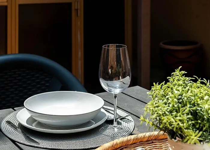 Casa Elegante Nel Cuore Di Con Terrazza דירה *