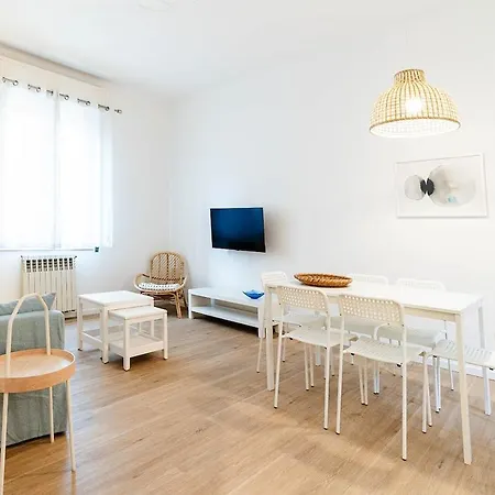 Casa Elegante Nel Cuore Di Con Terrazza 公寓